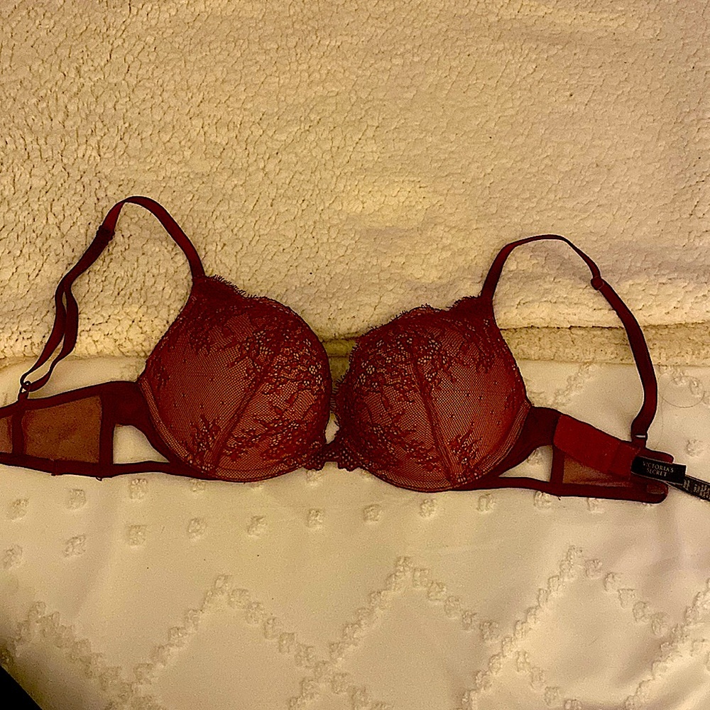 COPY - Great pre owned condition Victoria’s Secret bombshell bra.